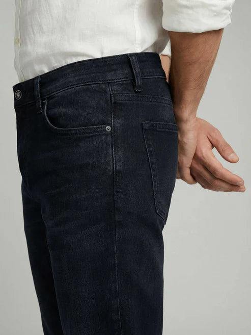 CELIO Black Solid Straight Fit Cotton Jeans
