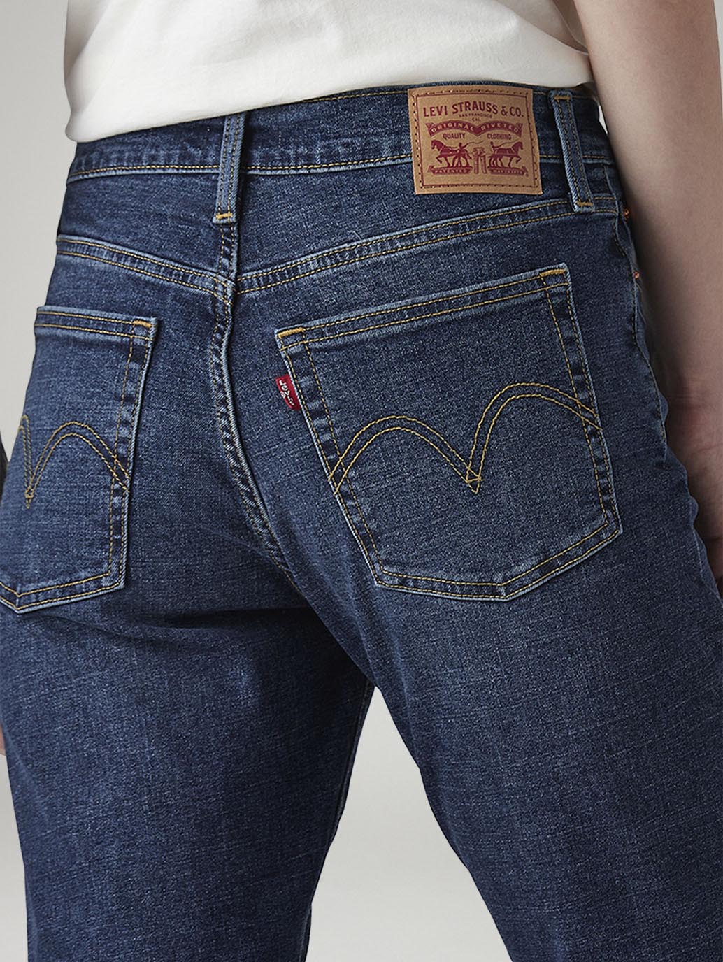 LEVIS Women's Dark Indigo Wedgie Slim Fit Mid Rise Jeans