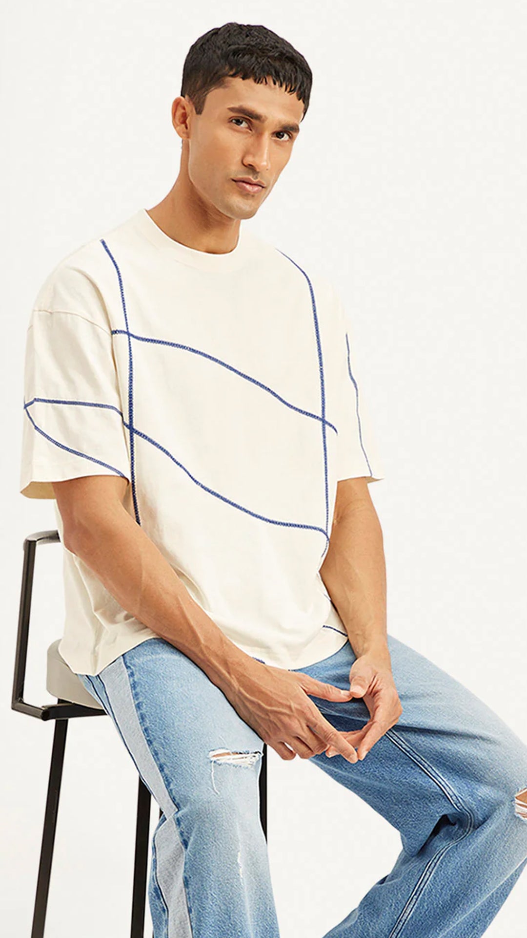 Levi's Men's Geometric Loose Fit T-shirt