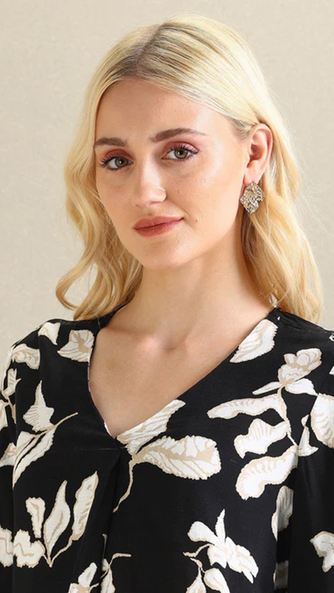 USPA V-Neck Floral Print Top