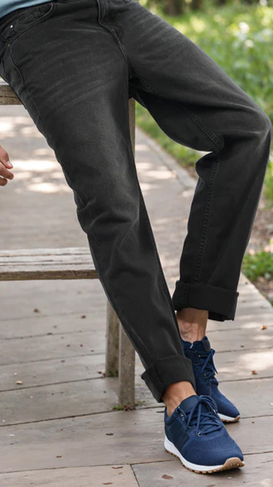 Celio Cotton Loose Fit Black Jean (50% Off)