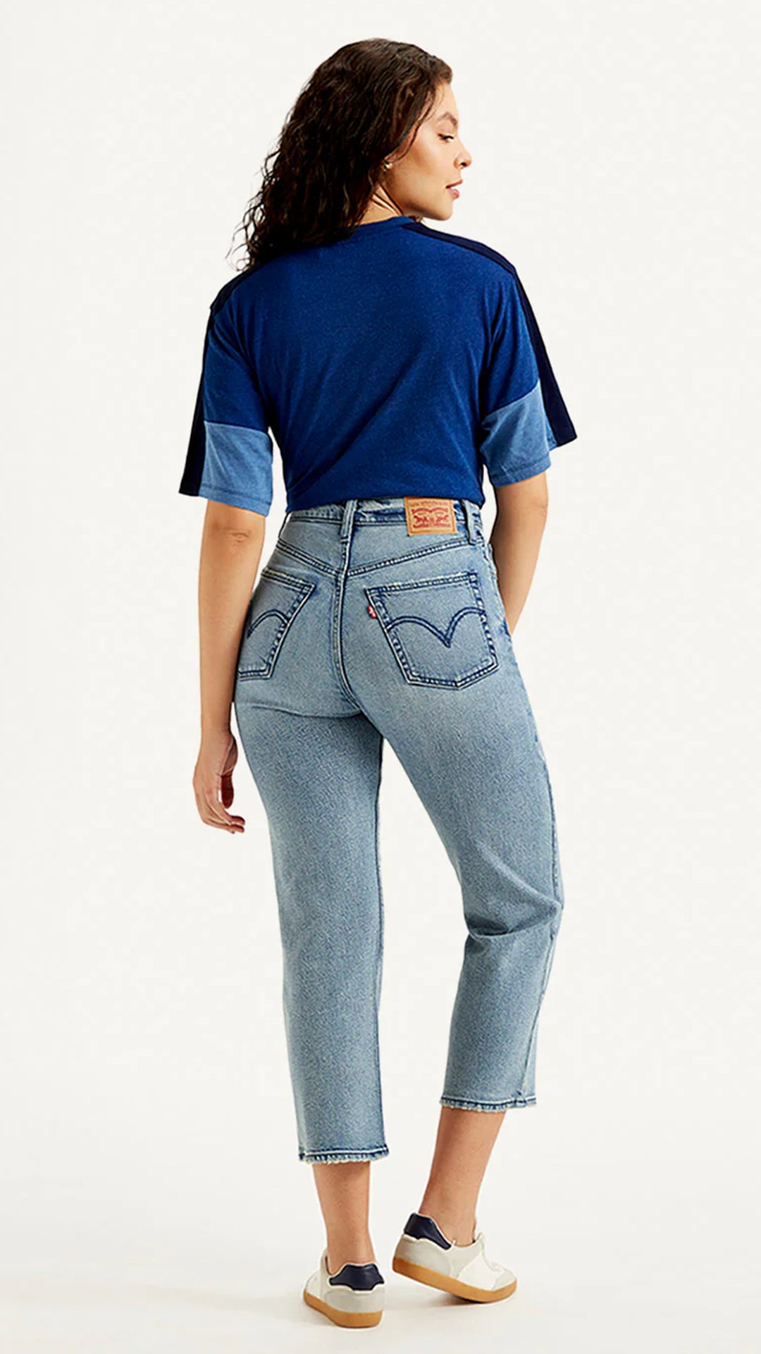 Levi's Women's Light Blue Ribcage Straight Fit Mid Rise Jeans