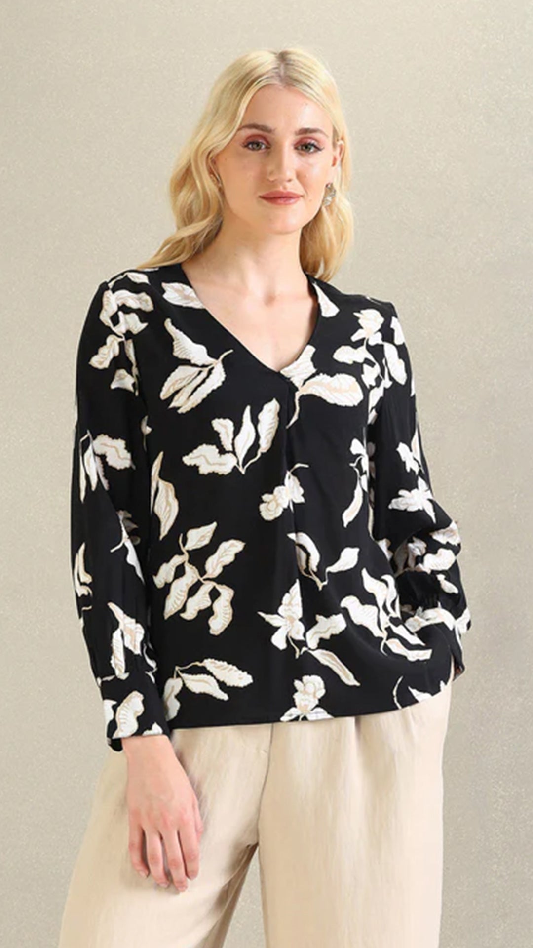 USPA V-Neck Floral Print Top